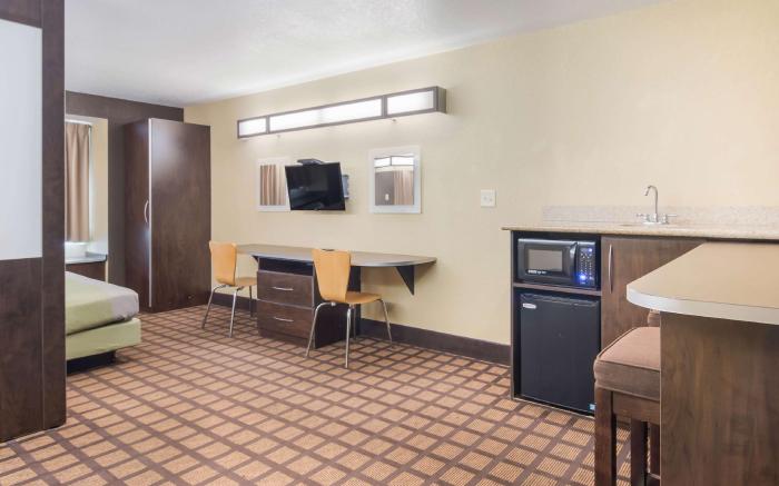 Motel 6 Canton, GA