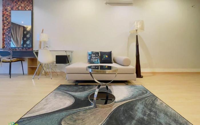 Loki • Twin Galaxy • Studio 2Pax WiFi • JohorBahru