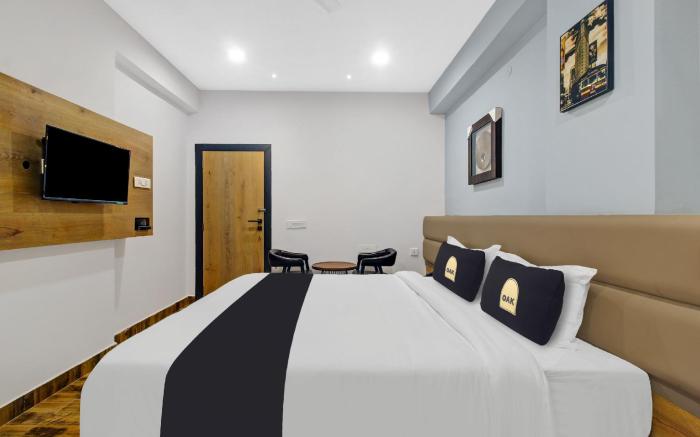 Super Townhouse OAK Hitec City Near Image Hospital