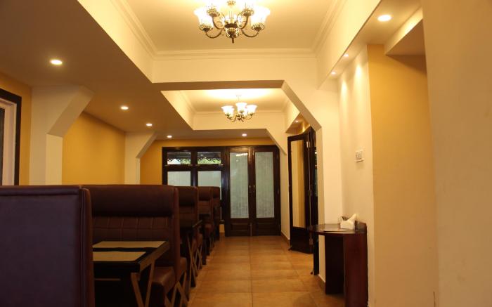 Hotel Leo International