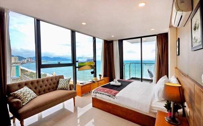 Amazing ocean view 2 bedroom apartment in Maple