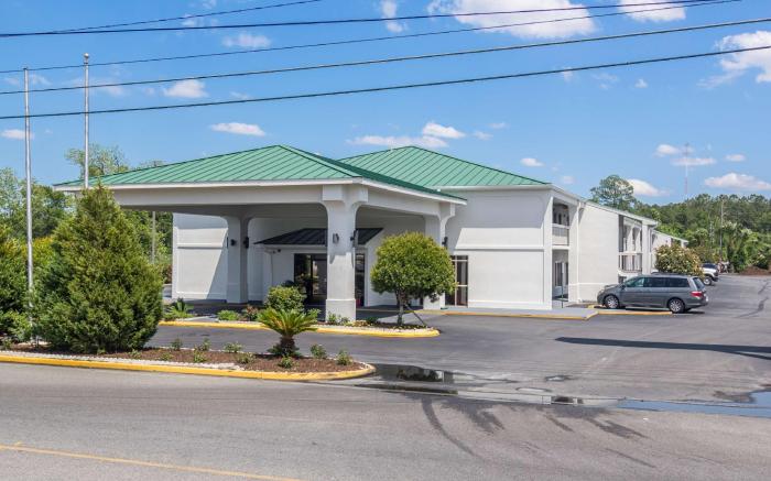 Motel 6 Waycross, GA