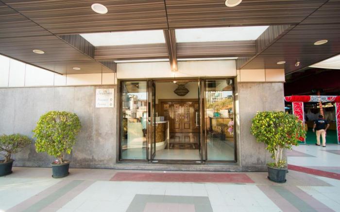 Seasons Hotel