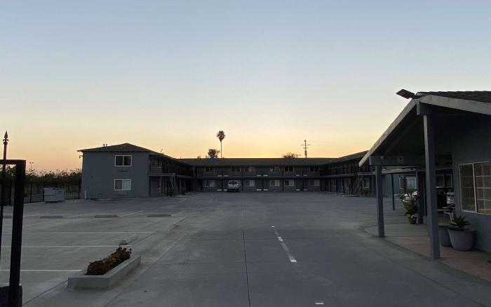 Super 8 by Wyndham Bakersfield CA