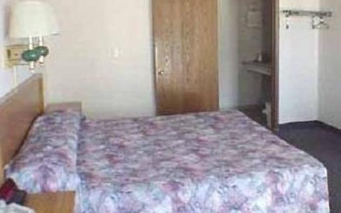 Quail's Nest Inn & Suites