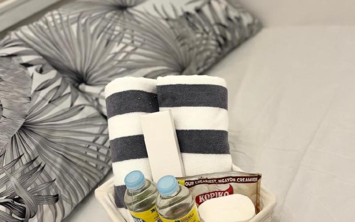 Posh 1BR @ SM Southmall w/ 100mbps and Netflix D+