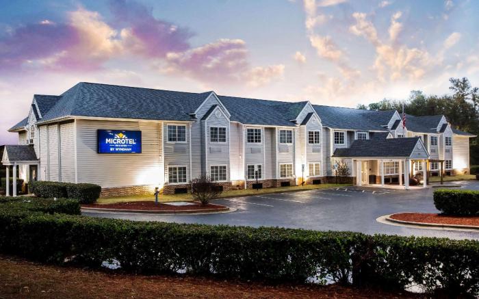 Microtel Inn & Suites by Wyndham Southern Pines / Pinehurst