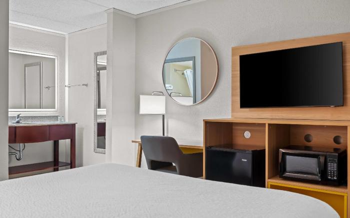 Days Inn by Wyndham Statesboro