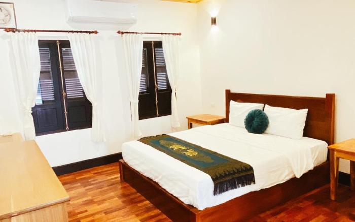 OPERA PREMIER HOTEL