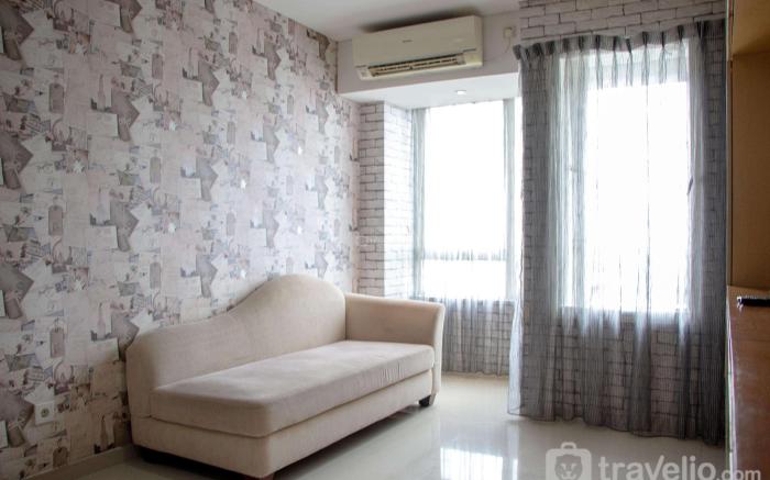 Comfort 2BR at Nifarro Park Apartment By Travelio