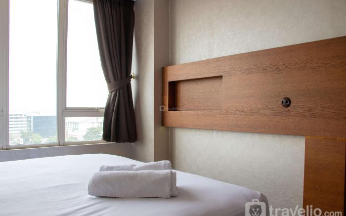 Comfort 2BR at Nifarro Park Apartment By Travelio