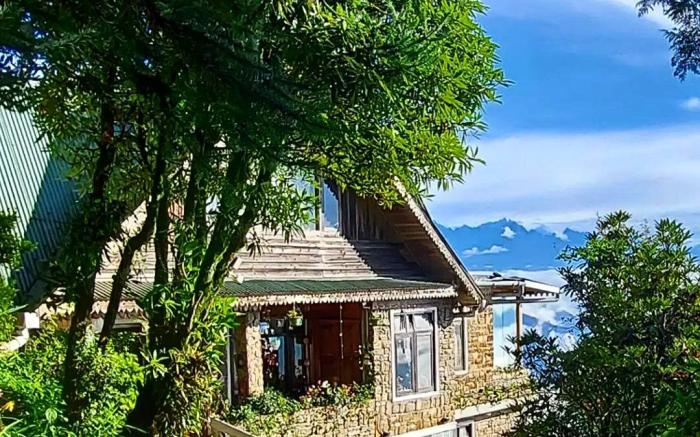 The English Cottage 
