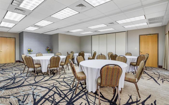 Best Western Plus River Escape Inn and Suites