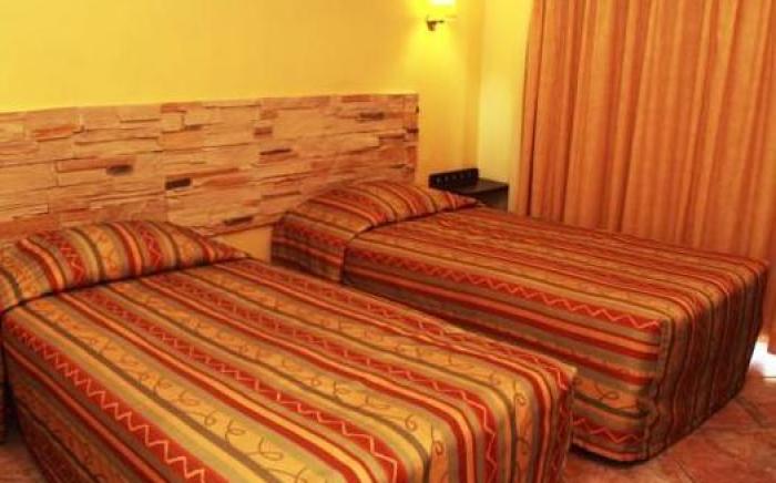 Seven Crown Express & Suites by Kavia