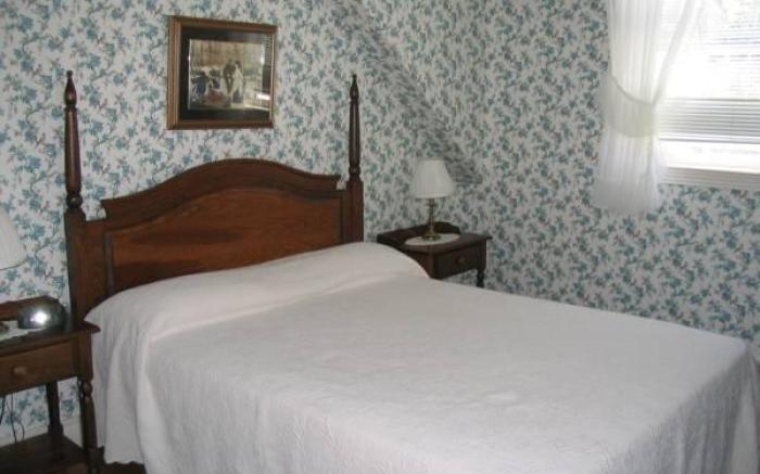 Shaw's Hotel & Cottages