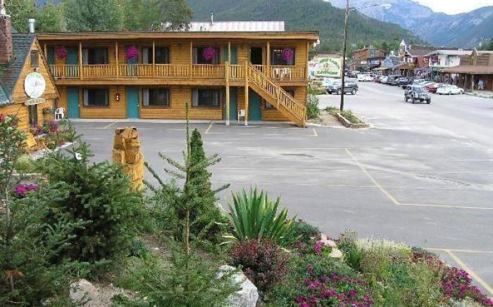 Spirit Lake Lodge