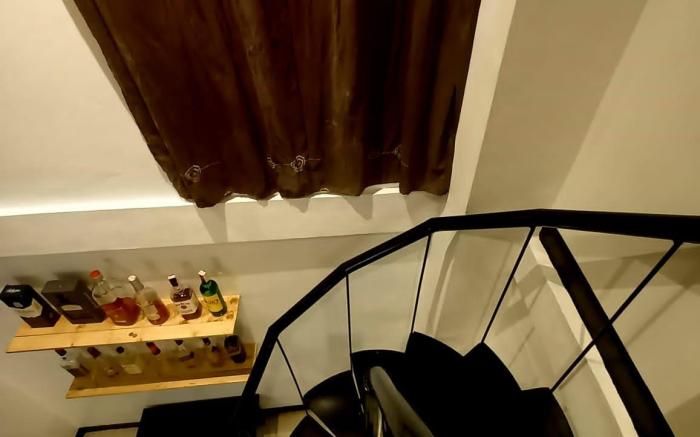 Adorable Lounge - 1  Bedroom loft  w/ home cinema