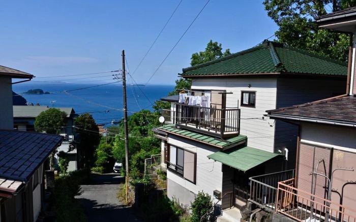 Izu Coastal Retreat! Ocean view with easy access!