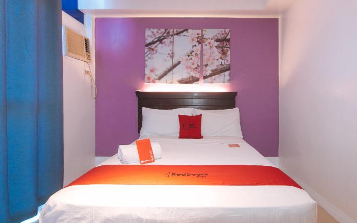 RedDoorz @ Melbourne Suites Makati
