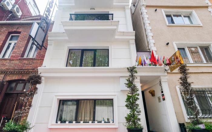 Loren Hotel & Suites