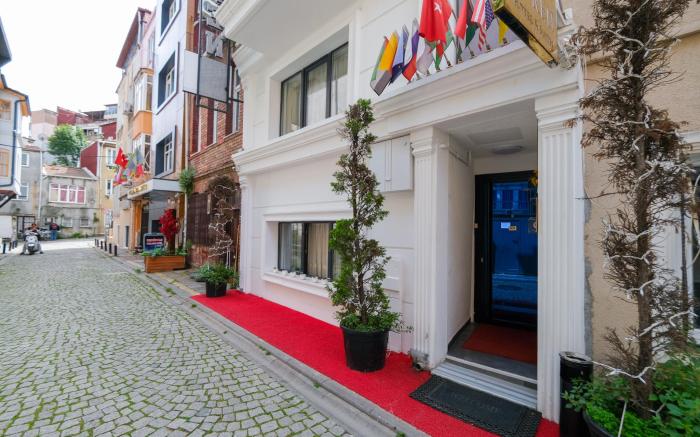 Loren Hotel & Suites