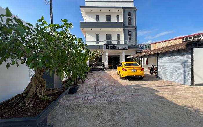 Bob Hotel 2