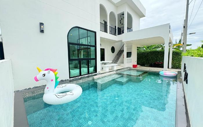 M1-Medina Pool Villa - Bangsaen