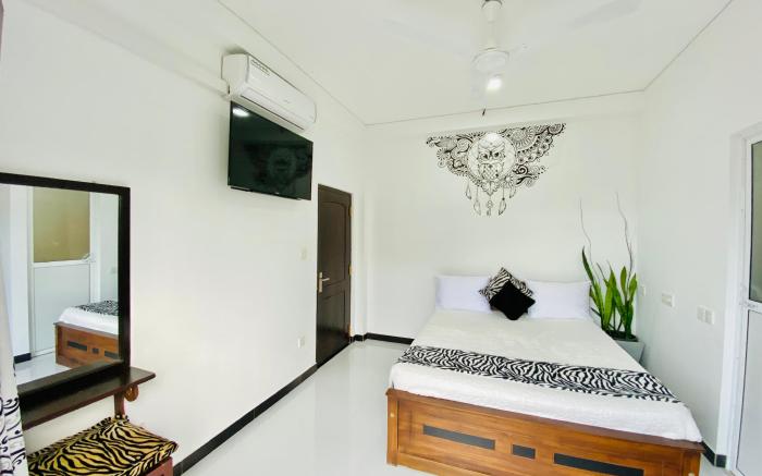 Hikka Heaven Guest House