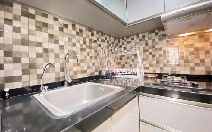 CozyStay Serene 2BR at Braga City Walk By Travelio