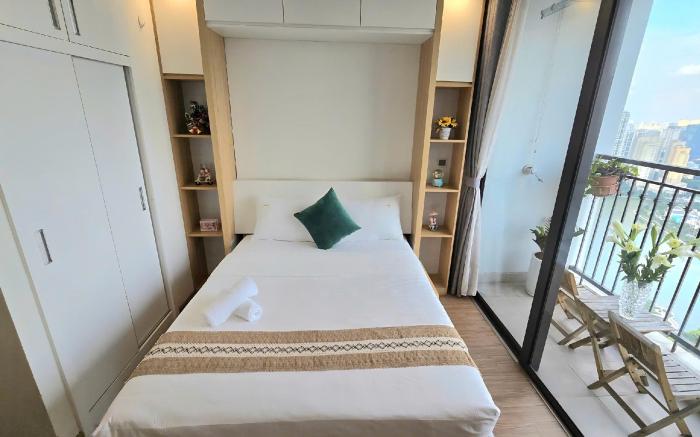 Studio Lake view  G3 Greenbay #Jerry's House