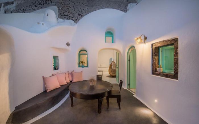 Two Bedroom Villa with Private Indoor Cave Pool