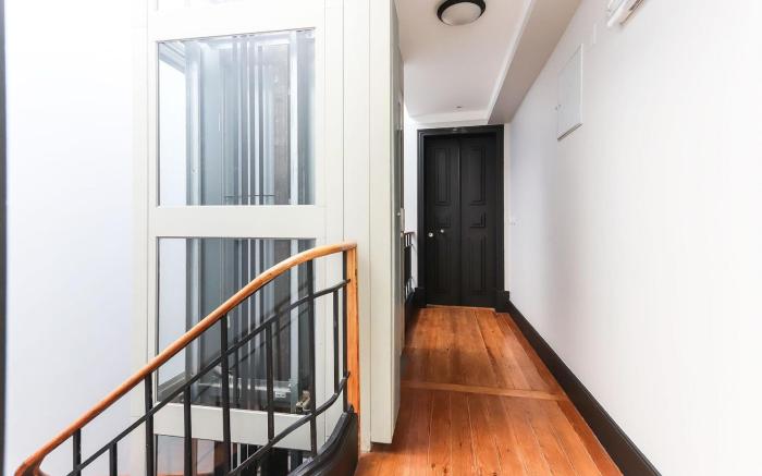 MARQUES DE POMBAL DUPLEX WITH TERRACE by HOMING