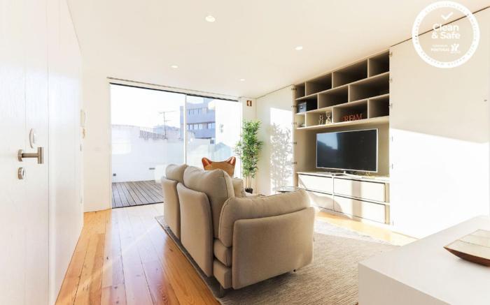 MARQUES DE POMBAL DUPLEX WITH TERRACE by HOMING