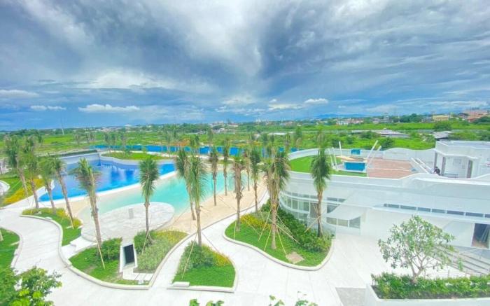 Rooftop 2Bedroom Villa  @ Azure North Pampanga