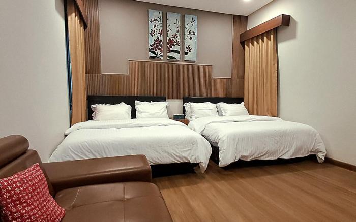 THE ACORA 3BR Mountain View Villa Vimala Hills