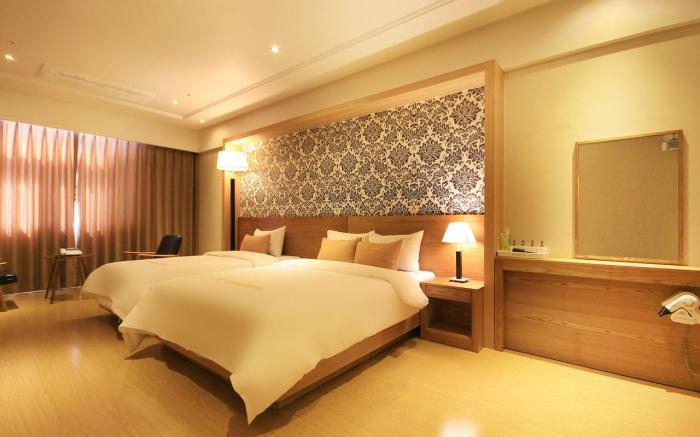 Lake 45 Hotel