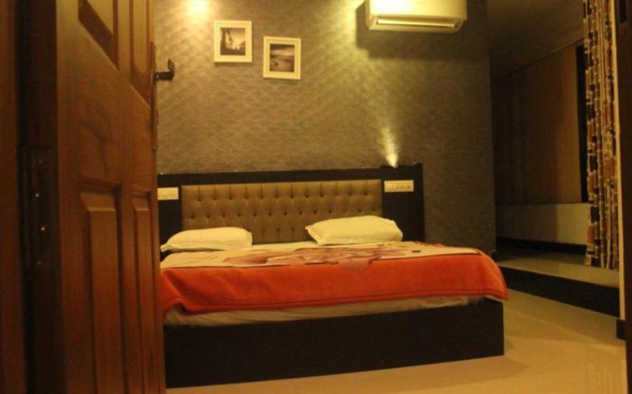 Redbell Residency