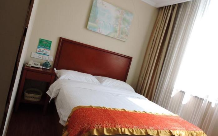 GreenTree Inn Linyi Feixian Jianshe Road Express Hotel