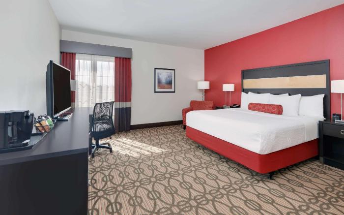 La Quinta Inn & Suites by Wyndham Starkville at MSU