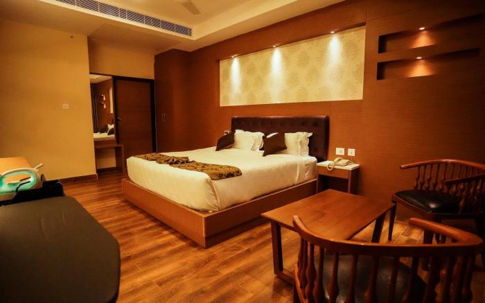V FIVE HOTEL