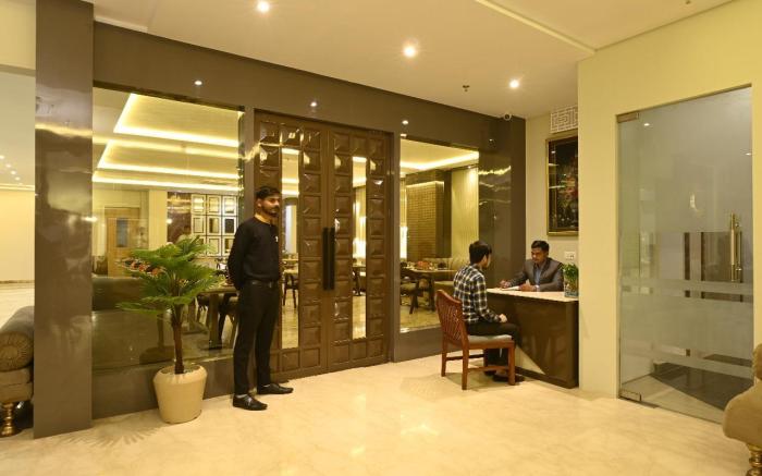 Hotel Avalon Palms Agra