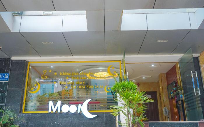 Moon Hotel 