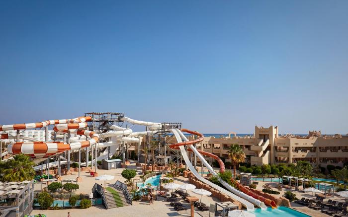 Coral Sea Aqua Club Resort