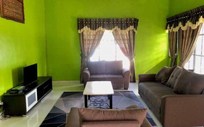 HOMESTAY TEPI PANTAI CRYSTAL BAY