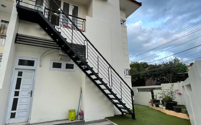 Guesthouse near Diponegoro University (2 BR)