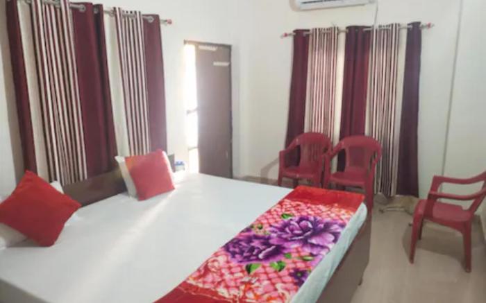 Goroomgo Hotel Paradise Varanasi