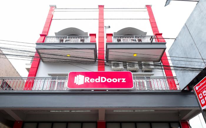 RedDoorz near Alun Alun Magelang 2
