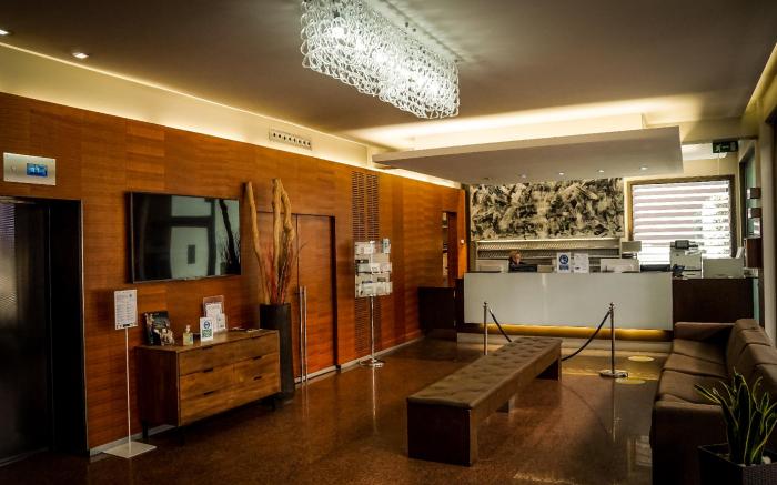 Venice Terminal Apartments & Suites