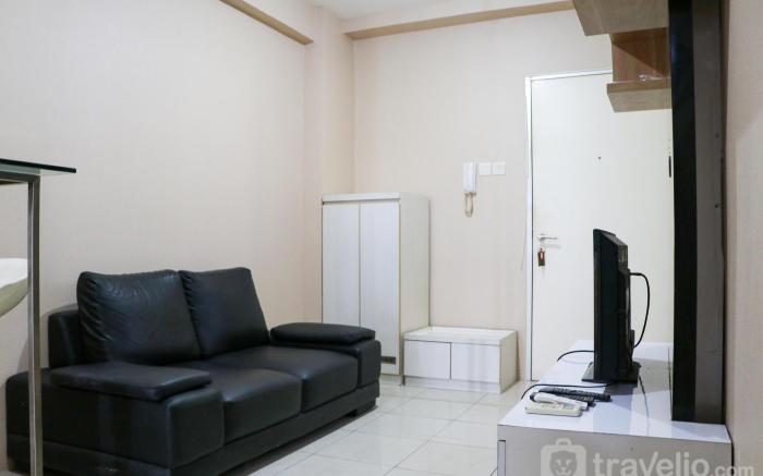 Cozy Living & Tidy 2BR Green Bay Pluit By Travelio