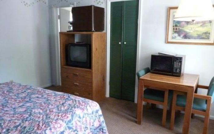 Lamplighter Lodge